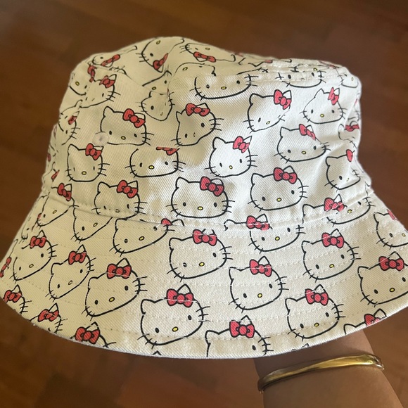 Adidas White and Red Hello Kitty Hat - Picture 3 of 5